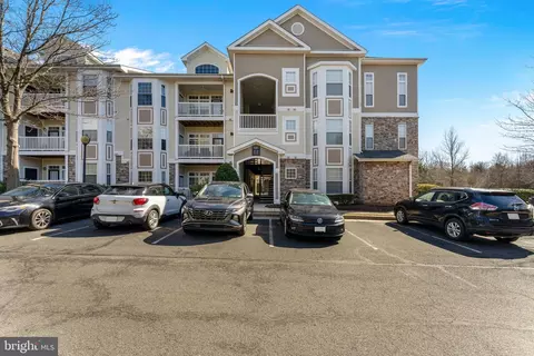 505 Sunset View Ter SE #106, Leesburg, VA 20175