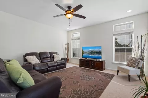 43390 Malin Ct, Ashburn, VA 20147 photo 11