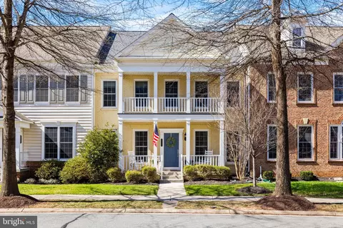 20735 Red Cedar Dr, Leesburg, VA 20175