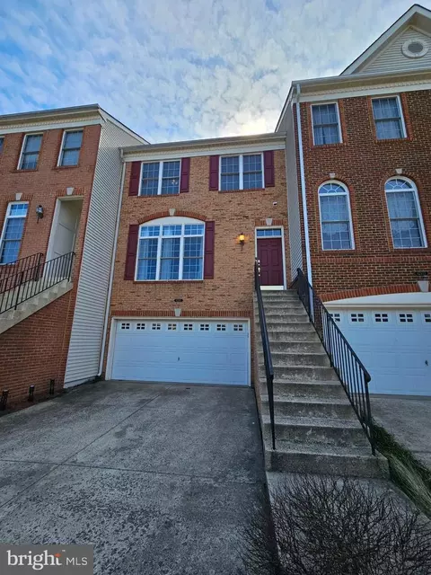 42915 Shelbourne Sq, Chantilly, VA 20152