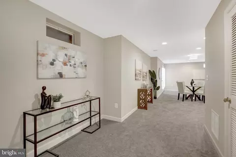 Entry Way - 42859 Chatelain Cir, Brambleton, VA 20148 photo 8 of 8