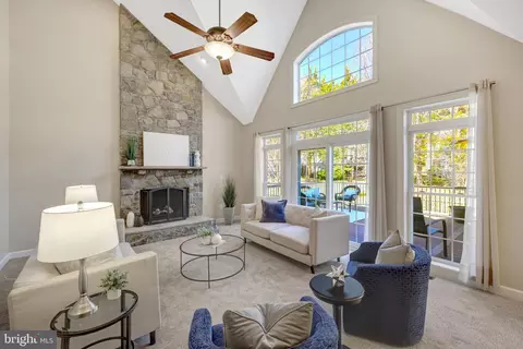 Living - 42859 Chatelain Cir, Brambleton, VA 20148 photo 3 of 4