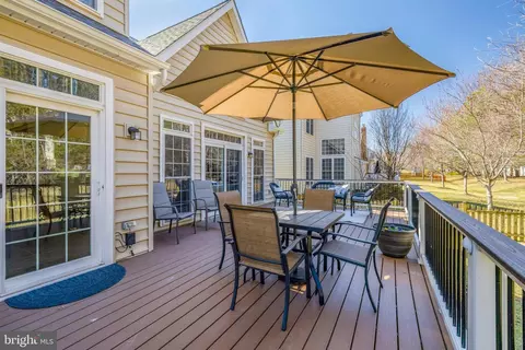 Exterior - 42859 Chatelain Cir, Brambleton, VA 20148 photo 12 of 15