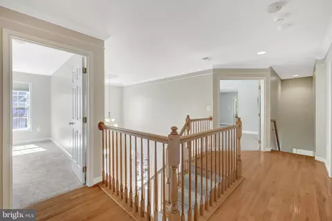 Entry Way - 42859 Chatelain Cir, Brambleton, VA 20148 photo 6 of 8