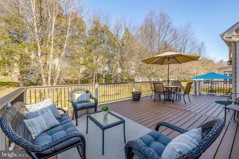 Exterior - 42859 Chatelain Cir, Brambleton, VA 20148 photo 14 of 15