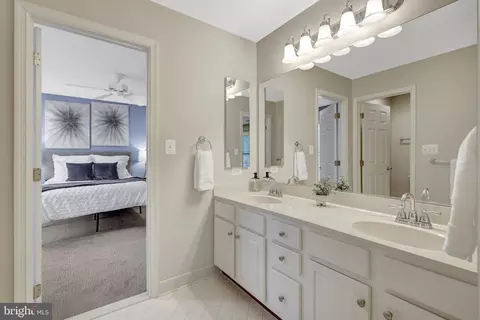 Bath - 42859 Chatelain Cir, Brambleton, VA 20148 photo 8 of 10