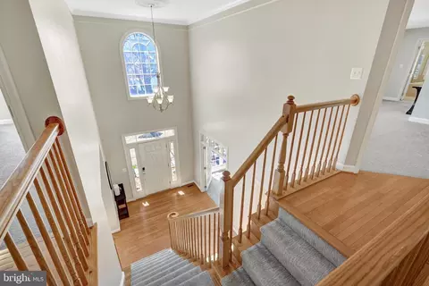 Entry Way - 42859 Chatelain Cir, Brambleton, VA 20148 photo 5 of 8