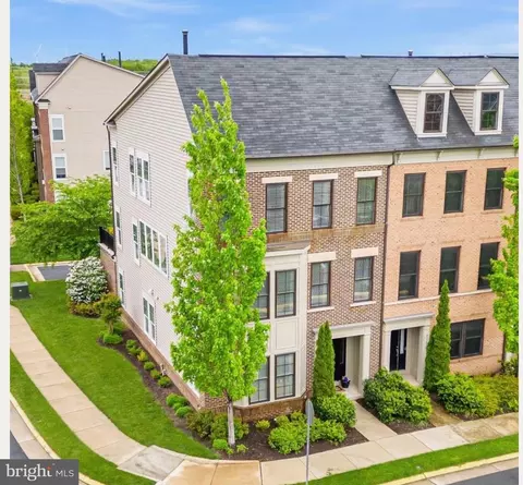 42295 Riggins Ridge Ter, Brambleton, VA 20148