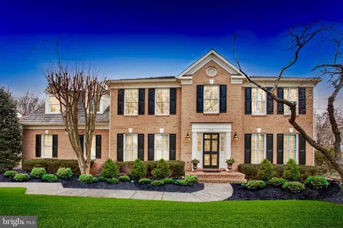 1401 Hague Dr SW, Leesburg, VA 20175