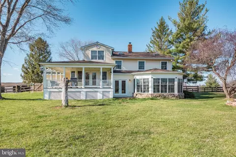 17029 Hamilton Station Rd, Hamilton, VA 20158