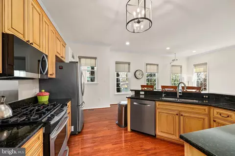 20697 Riptide Sq, Sterling, VA 20165 photo 17