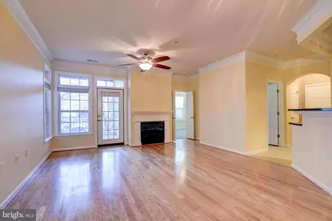 514 Sunset View Ter SE #103, Leesburg, VA 20175
