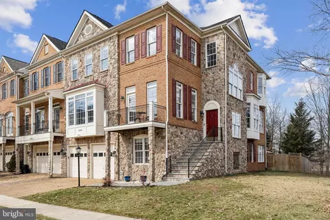 43682 Lees Mill Sq, Leesburg, VA 20176