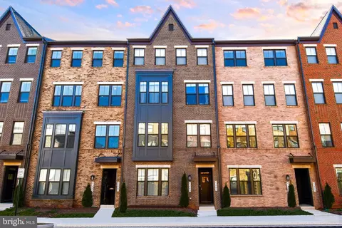 43487 Stonewood Crossing Ter, Ashburn, VA 20148