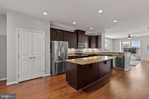 25870 Sycamore Grove Pl, Aldie, VA 20105