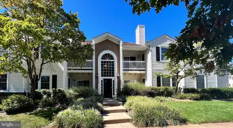 125 Westwick Ct #6, Sterling, VA 20165