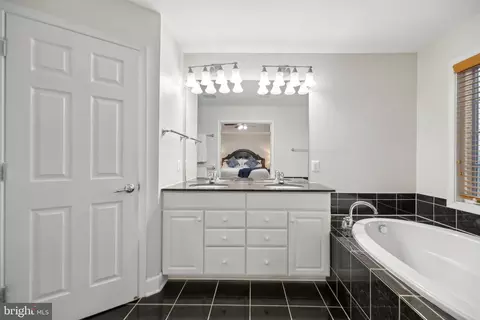 42880 Bittner Sq, Ashburn, VA 20148 photo 44