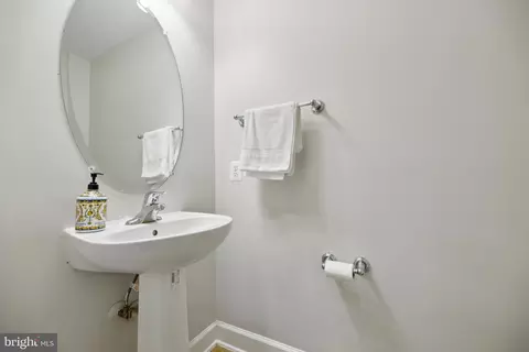 42880 Bittner Sq, Ashburn, VA 20148 photo 29