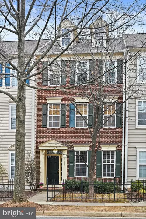 20330 Bowfonds St, Ashburn, VA 20147