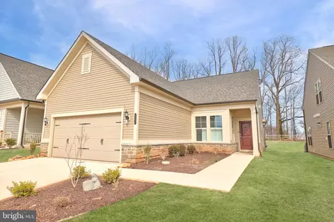 46451 Whitetop Dr, Sterling, VA 20164