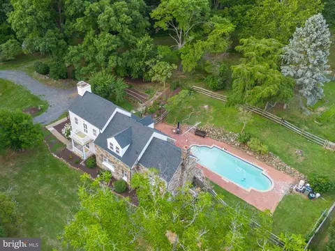35180 Charles Town Pike, Hillsboro, VA 20132