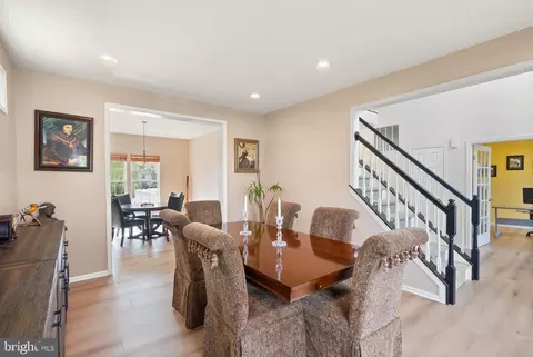 Dining - 20723 Fenwick Dr, Ashburn, VA 20147 photo 3 of 5