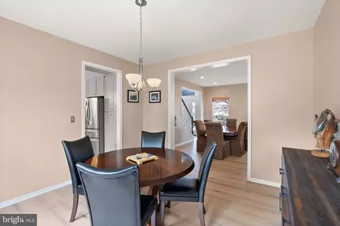 Dining - 20723 Fenwick Dr, Ashburn, VA 20147 photo 5 of 5