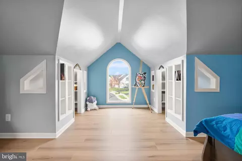Entry Way - 20723 Fenwick Dr, Ashburn, VA 20147 photo 10 of 19