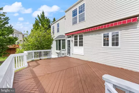 Exterior - 20723 Fenwick Dr, Ashburn, VA 20147 photo 6 of 13