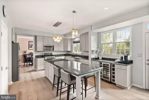 Kitchen - 20723 Fenwick Dr, Ashburn, VA 20147 photo 4 of 5