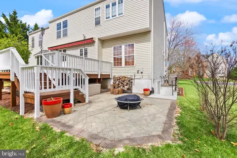Exterior - 20723 Fenwick Dr, Ashburn, VA 20147 photo 7 of 13