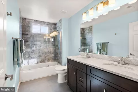 Bath - 20723 Fenwick Dr, Ashburn, VA 20147 photo 6 of 7