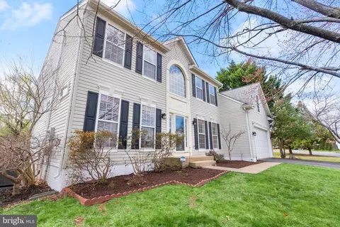 Exterior - 20723 Fenwick Dr, Ashburn, VA 20147 photo 12 of 13