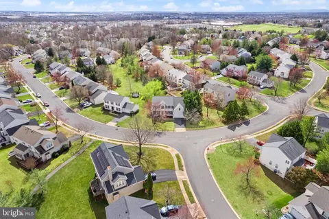 View/Area - 20723 Fenwick Dr, Ashburn, VA 20147 photo 5 of 7