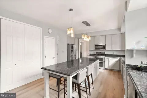 Kitchen - 20723 Fenwick Dr, Ashburn, VA 20147 photo 3 of 5