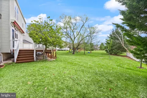 Exterior - 20723 Fenwick Dr, Ashburn, VA 20147 photo 11 of 13