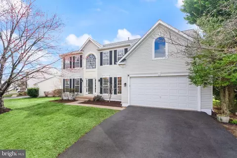 Exterior - 20723 Fenwick Dr, Ashburn, VA 20147 photo 2 of 13