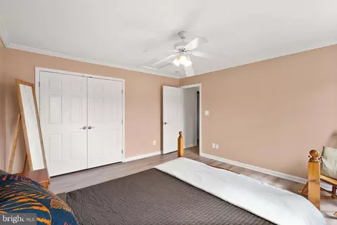 Bedroom - 20723 Fenwick Dr, Ashburn, VA 20147 photo 4 of 9