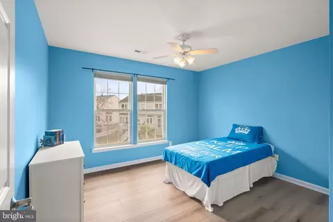 Bedroom - 20723 Fenwick Dr, Ashburn, VA 20147 photo 5 of 9