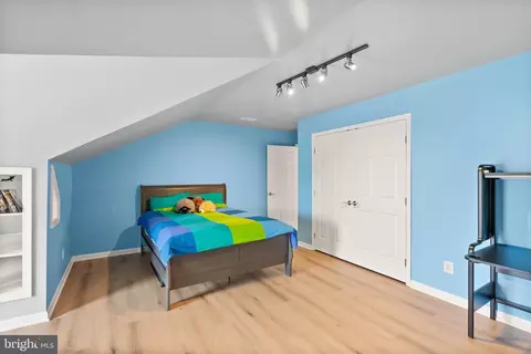 Bedroom - 20723 Fenwick Dr, Ashburn, VA 20147 photo 9 of 9
