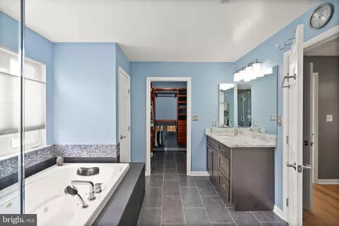 Bath - 20723 Fenwick Dr, Ashburn, VA 20147 photo 5 of 7