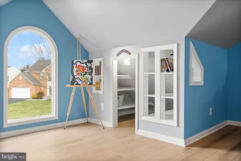 Entry Way - 20723 Fenwick Dr, Ashburn, VA 20147 photo 11 of 19