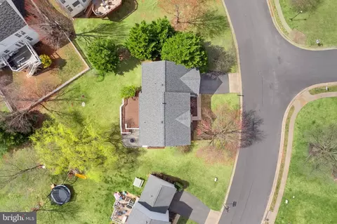 View/Area - 20723 Fenwick Dr, Ashburn, VA 20147 photo 2 of 7