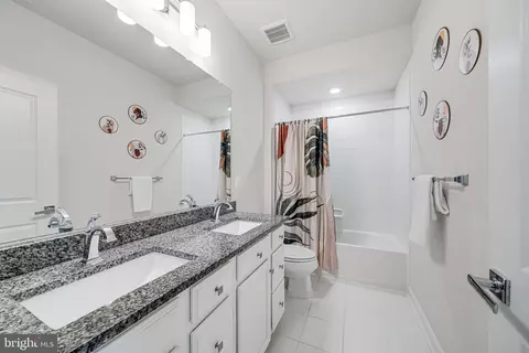 Entry Way - 43486 Charitable St, Ashburn, VA 20148 photo 12 of 15