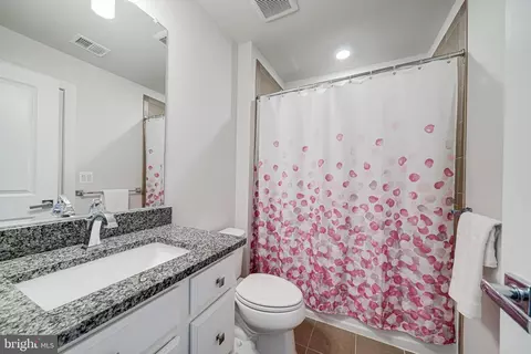 Bath - 43486 Charitable St, Ashburn, VA 20148 photo 3 of 3