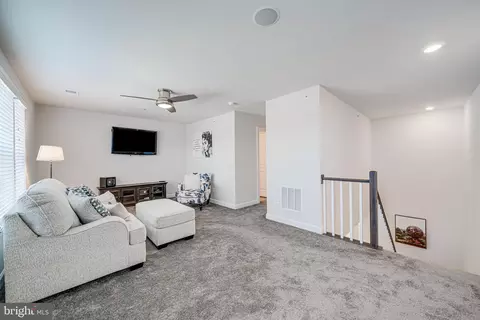 Entry Way - 43486 Charitable St, Ashburn, VA 20148 photo 13 of 15