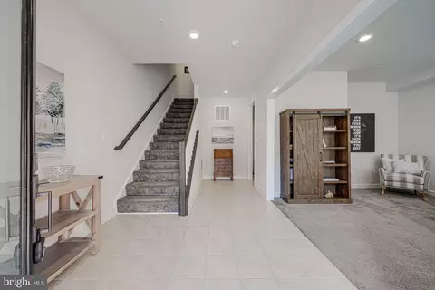 Entry Way - 43486 Charitable St, Ashburn, VA 20148 photo 8 of 15