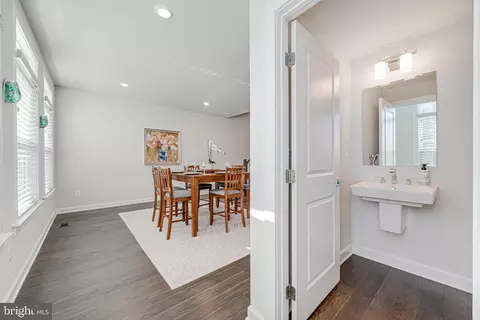 Entry Way - 43486 Charitable St, Ashburn, VA 20148 photo 7 of 15