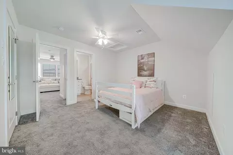 Bedroom - 43486 Charitable St, Ashburn, VA 20148 photo 10 of 10