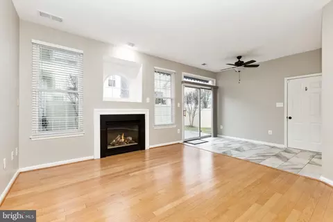 43715 Middlebrook Ter, Ashburn, VA 20147 photo 4